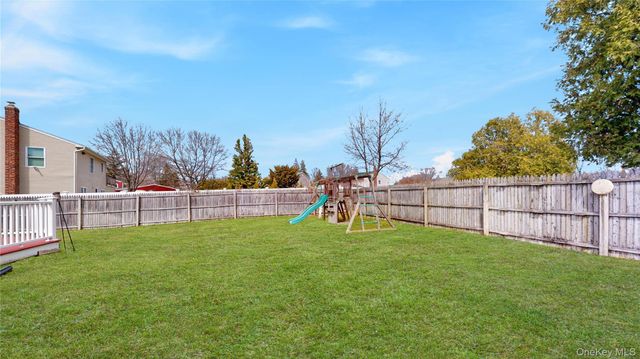 15 Lisa Drive, Deer Park, NY 11729