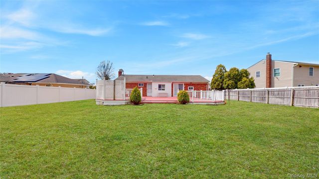 15 Lisa Drive, Deer Park, NY 11729