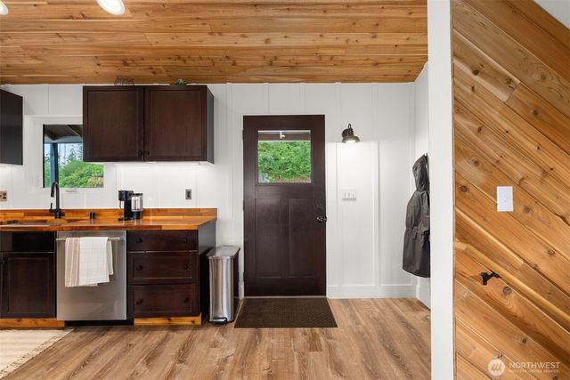 484 Salmon Creek Road, Mossyrock, WA 98564