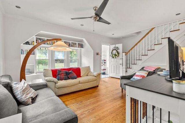 92 Allison St, Newton, MA 02458