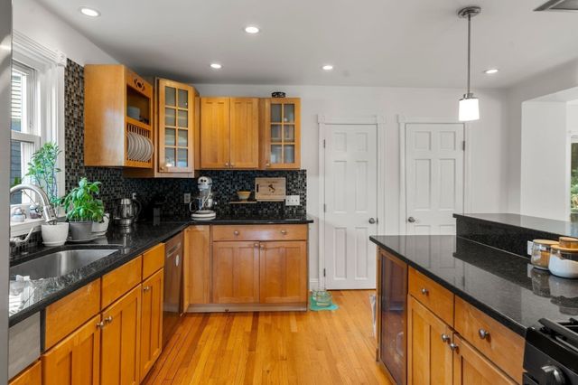92 Allison St, Newton, MA 02458