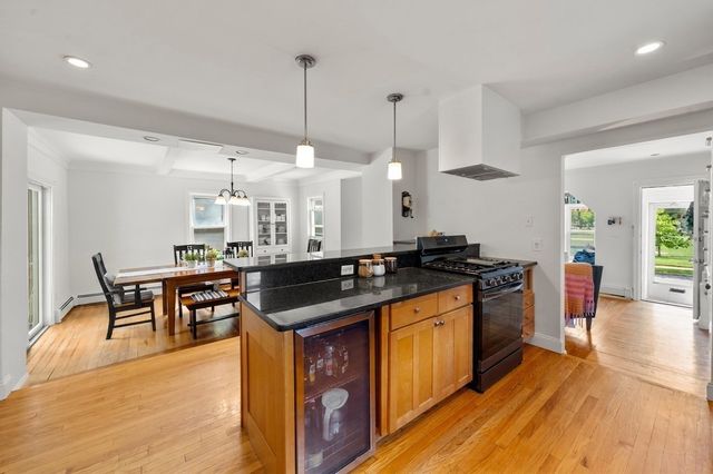92 Allison St, Newton, MA 02458