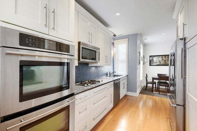 942 W Belle Plaine Avenue 3E, Chicago, IL 60613