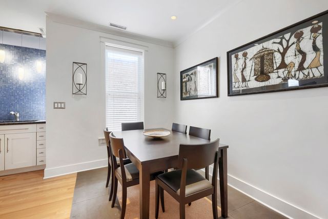 942 W Belle Plaine Avenue 3E, Chicago, IL 60613