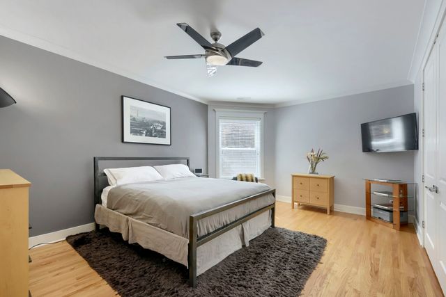 942 W Belle Plaine Avenue 3E, Chicago, IL 60613