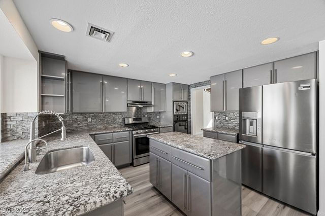 8420 Haven Brook Court, Las Vegas, NV 89128