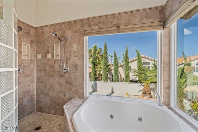 8420 Haven Brook Court, Las Vegas, NV 89128