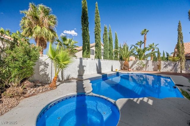 8420 Haven Brook Court, Las Vegas, NV 89128