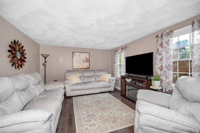 71 Mollie Drive, Tewksbury, MA 01876