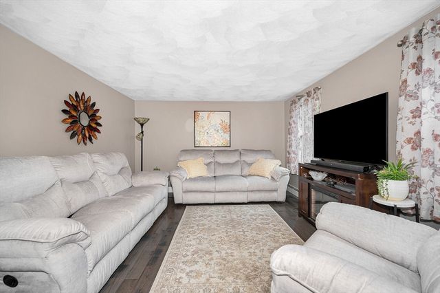 71 Mollie Drive, Tewksbury, MA 01876