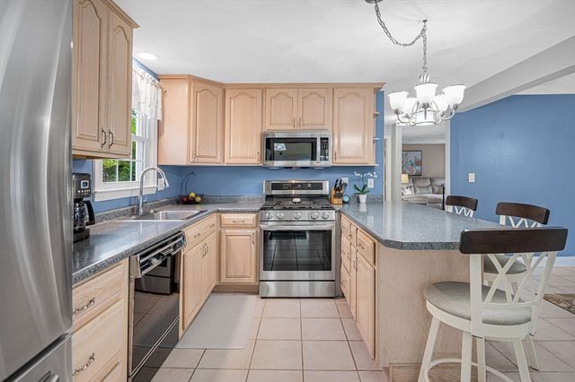 71 Mollie Drive, Tewksbury, MA 01876