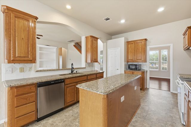 944 Hedgcoxe Road, Plano, TX 75025