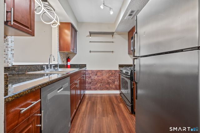 1690 Dixwell Avenue C8, Hamden, CT 06514