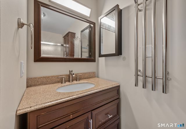 1690 Dixwell Avenue C8, Hamden, CT 06514