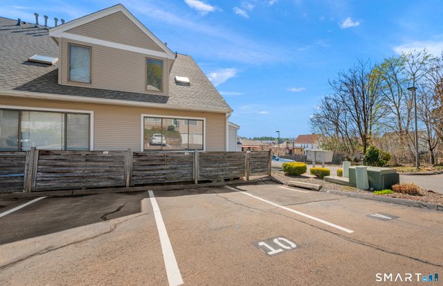 1690 Dixwell Avenue C8, Hamden, CT 06514