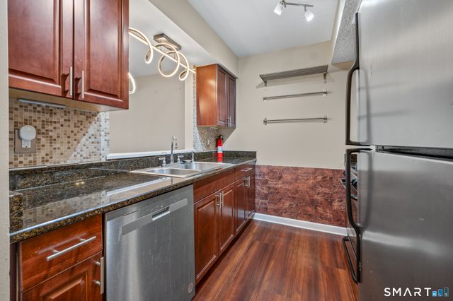 1690 Dixwell Avenue C8, Hamden, CT 06514