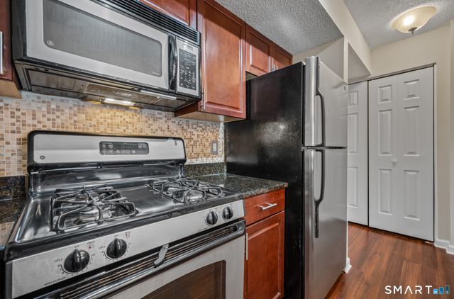 1690 Dixwell Avenue C8, Hamden, CT 06514