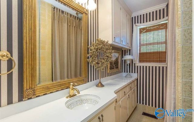 121 Bridlewood Drive, Gadsden, AL 35901