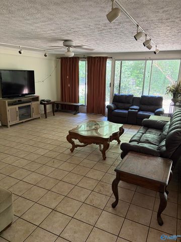 121 Bridlewood Drive, Gadsden, AL 35901