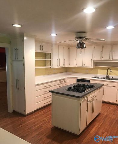 121 Bridlewood Drive, Gadsden, AL 35901