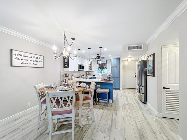 3060 Holiday Springs Boulevard 312, Margate, FL 33065