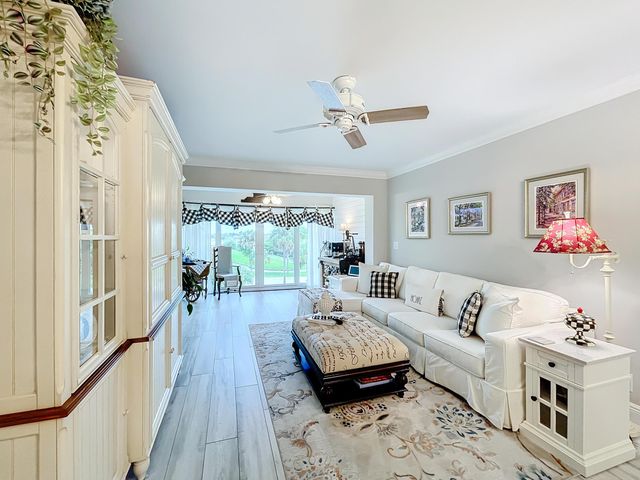 3060 Holiday Springs Boulevard 312, Margate, FL 33065