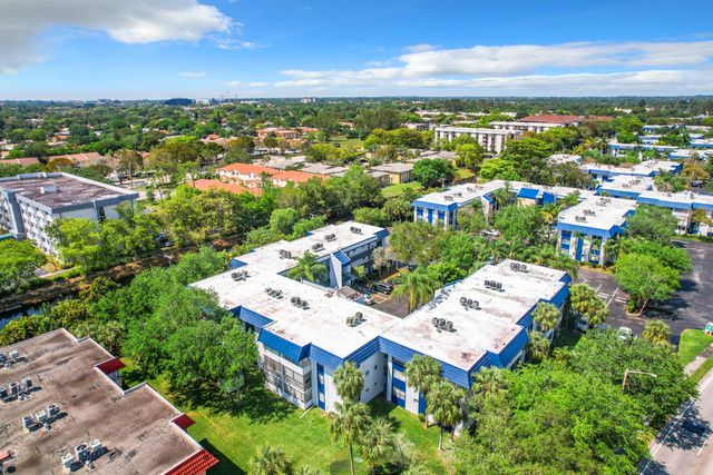 3060 Holiday Springs Boulevard 312, Margate, FL 33065