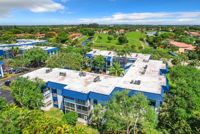 3060 Holiday Springs Boulevard 312, Margate, FL 33065