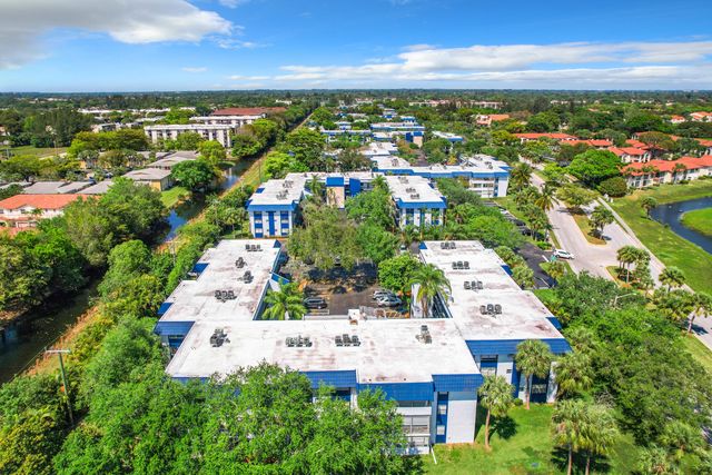 3060 Holiday Springs Boulevard 312, Margate, FL 33065