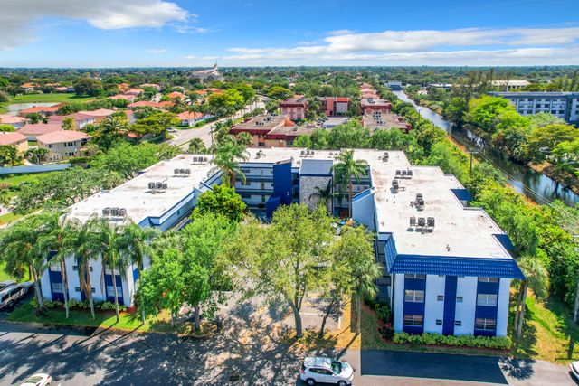 3060 Holiday Springs Boulevard 312, Margate, FL 33065