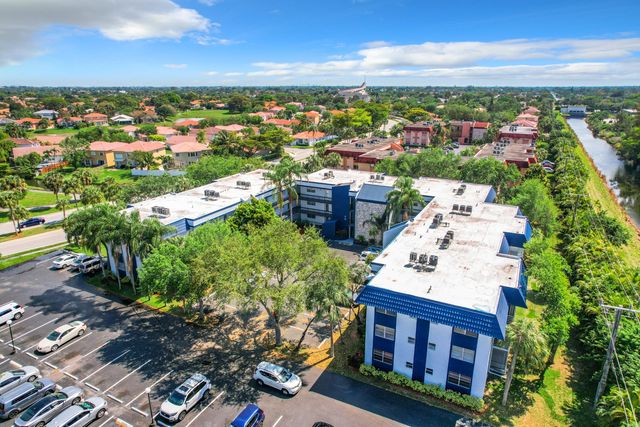 3060 Holiday Springs Boulevard 312, Margate, FL 33065