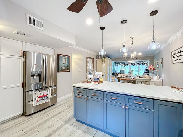 3060 Holiday Springs Boulevard 312, Margate, FL 33065