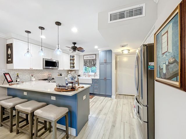 3060 Holiday Springs Boulevard 312, Margate, FL 33065