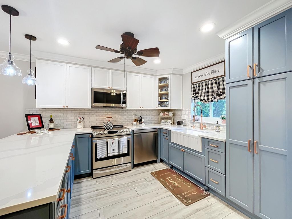 3060 Holiday Springs Boulevard 312, Margate, FL 33065