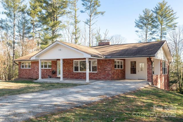 290 Crabapple Hill Lane, Hendersonville, NC 28792