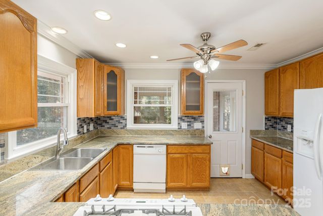 290 Crabapple Hill Lane, Hendersonville, NC 28792