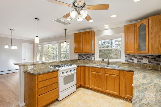 290 Crabapple Hill Lane, Hendersonville, NC 28792