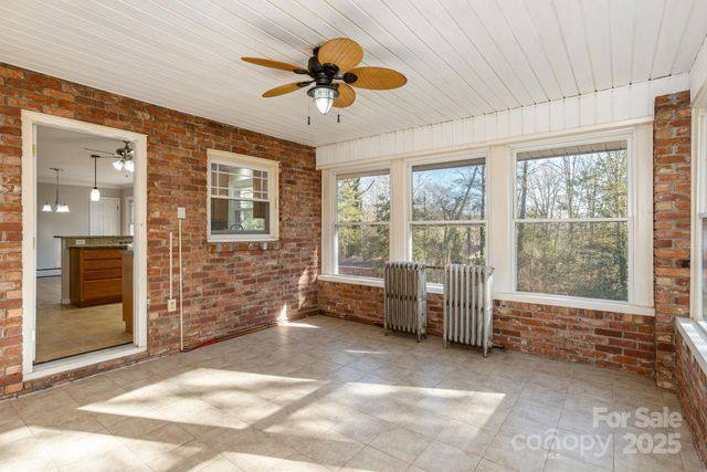 290 Crabapple Hill Lane, Hendersonville, NC 28792