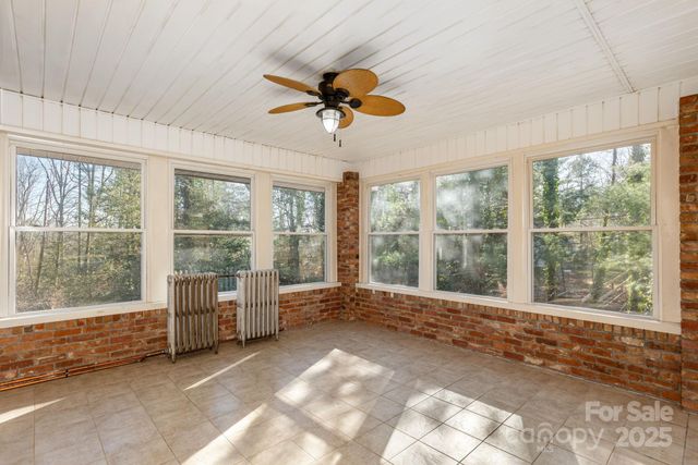 290 Crabapple Hill Lane, Hendersonville, NC 28792