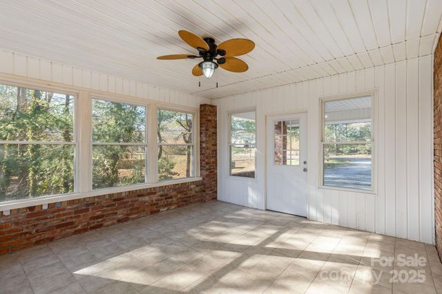 290 Crabapple Hill Lane, Hendersonville, NC 28792