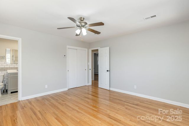 290 Crabapple Hill Lane, Hendersonville, NC 28792