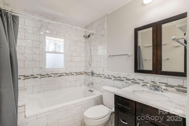 290 Crabapple Hill Lane, Hendersonville, NC 28792