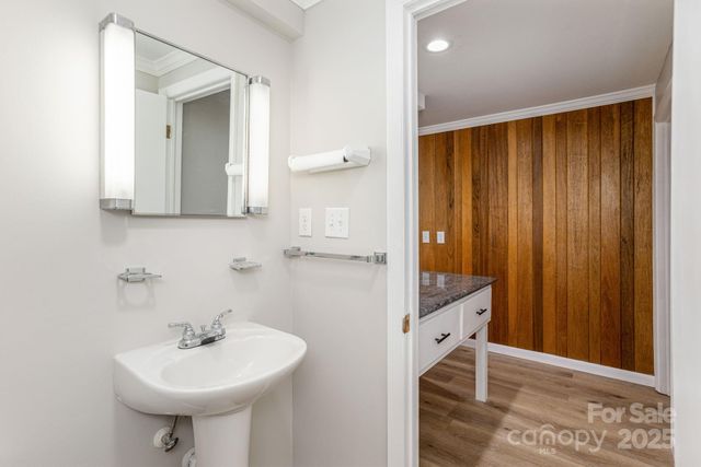 290 Crabapple Hill Lane, Hendersonville, NC 28792