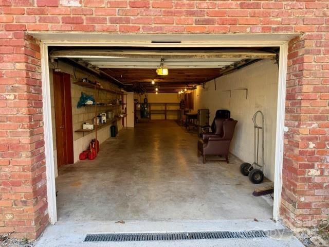 290 Crabapple Hill Lane, Hendersonville, NC 28792