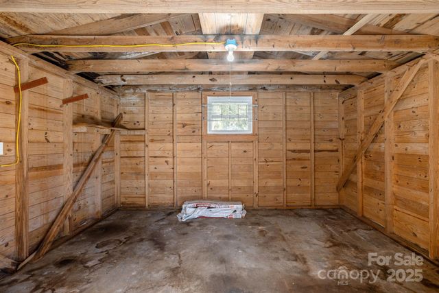 290 Crabapple Hill Lane, Hendersonville, NC 28792