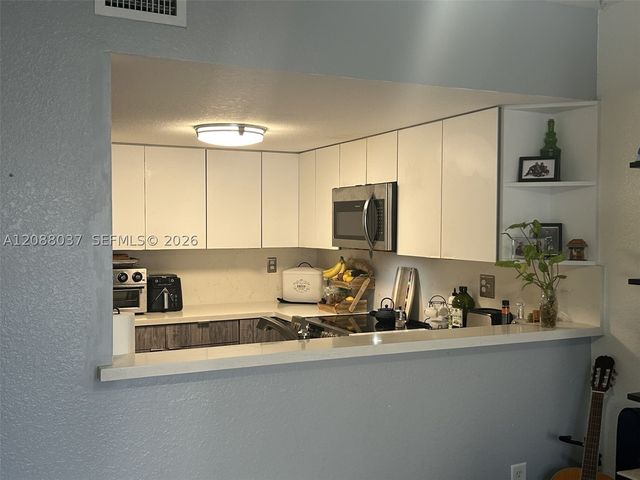 18859 NW 86th Ave 3305, Hialeah, FL 33015