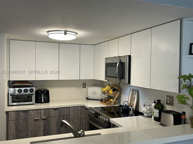 18859 NW 86th Ave 3305, Hialeah, FL 33015