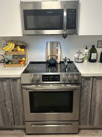 18859 NW 86th Ave 3305, Hialeah, FL 33015