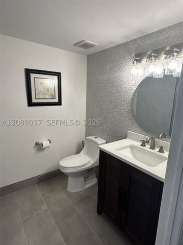 18859 NW 86th Ave 3305, Hialeah, FL 33015