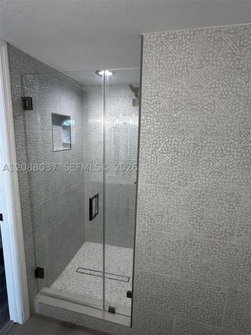18859 NW 86th Ave 3305, Hialeah, FL 33015